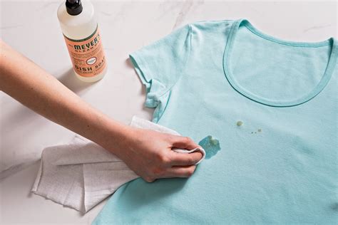 Experience the magic of stain-free clothes with our powerful stain remover